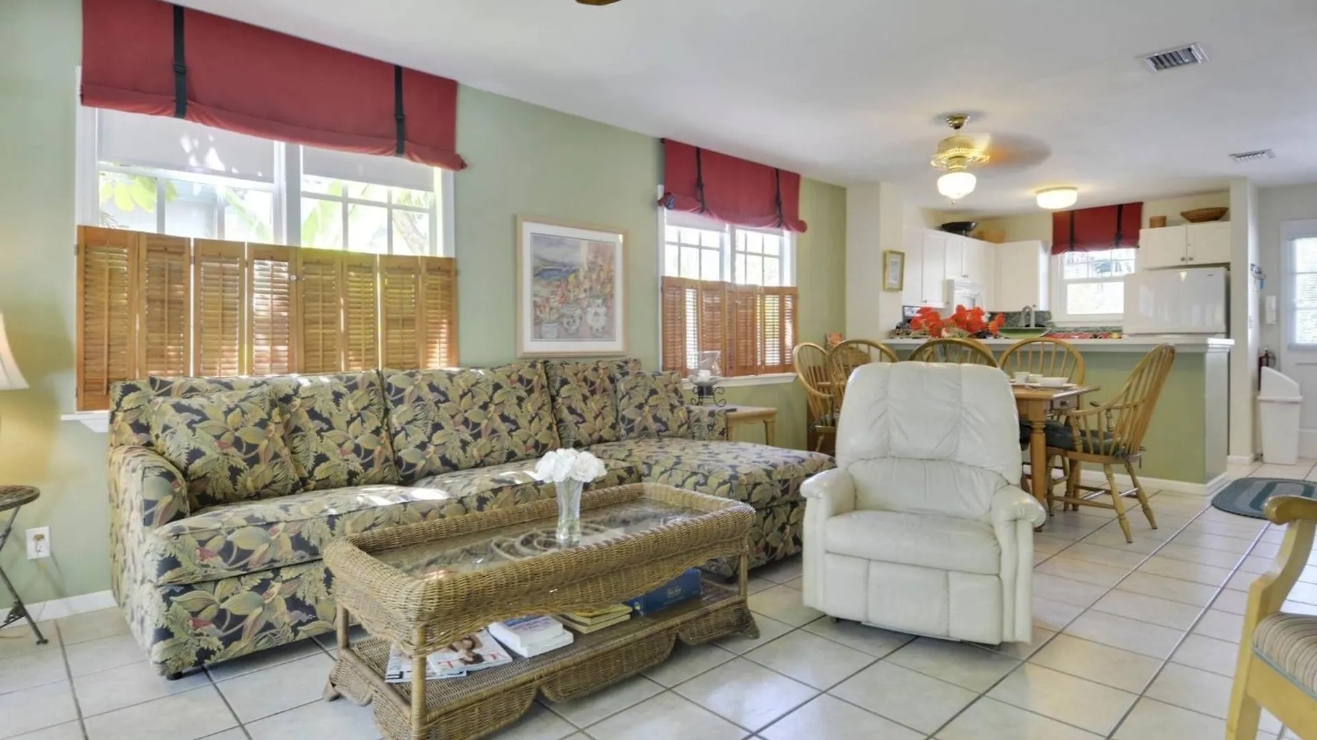 Holiday home Linger Longer By Avantstay Key West Walkable Gated Community Shared Pool Week Long Stays Only