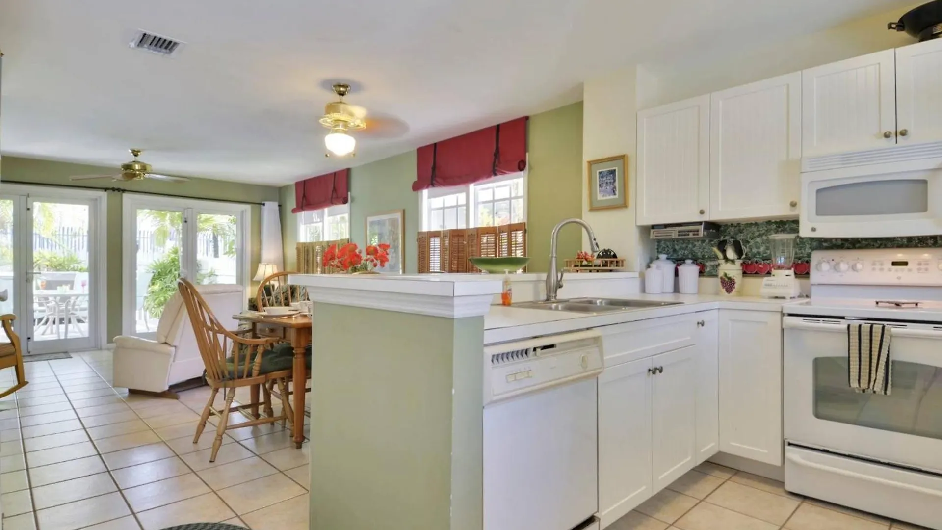 Linger Longer By Avantstay Key West Walkable Gated Community Shared Pool Week Long Stays Only
