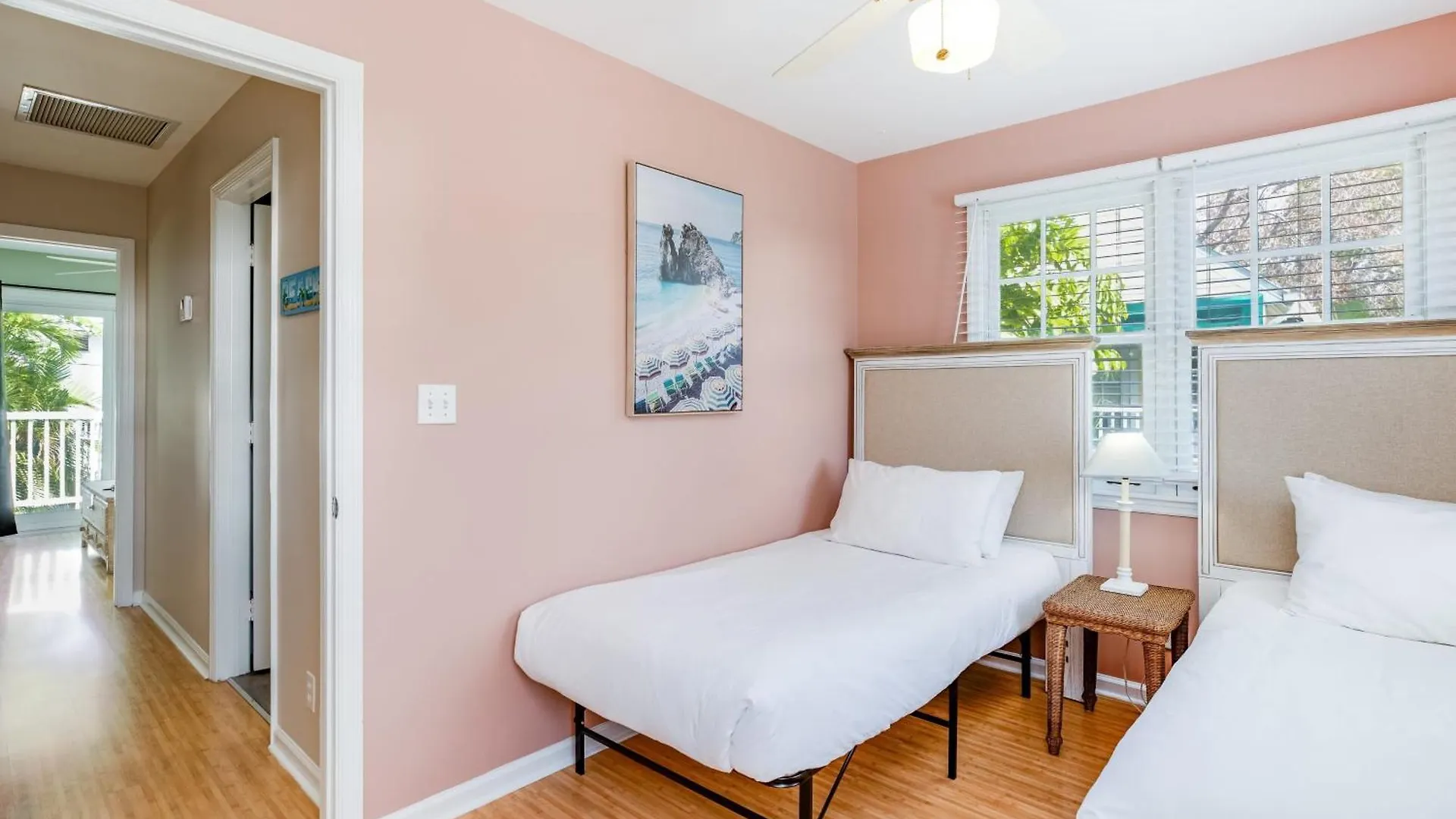 Holiday home Linger Longer By Avantstay Key West Walkable Gated Community Shared Pool Week Long Stays Only