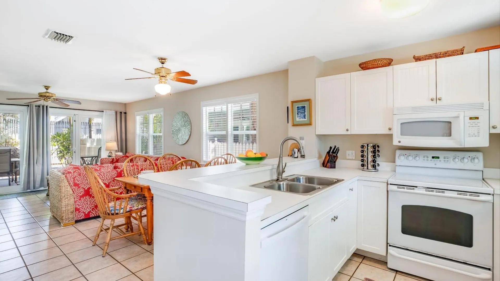 Tatil Evi Linger Longer By Avantstay Key West Walkable Gated Community Shared Pool Week Long Stays Only