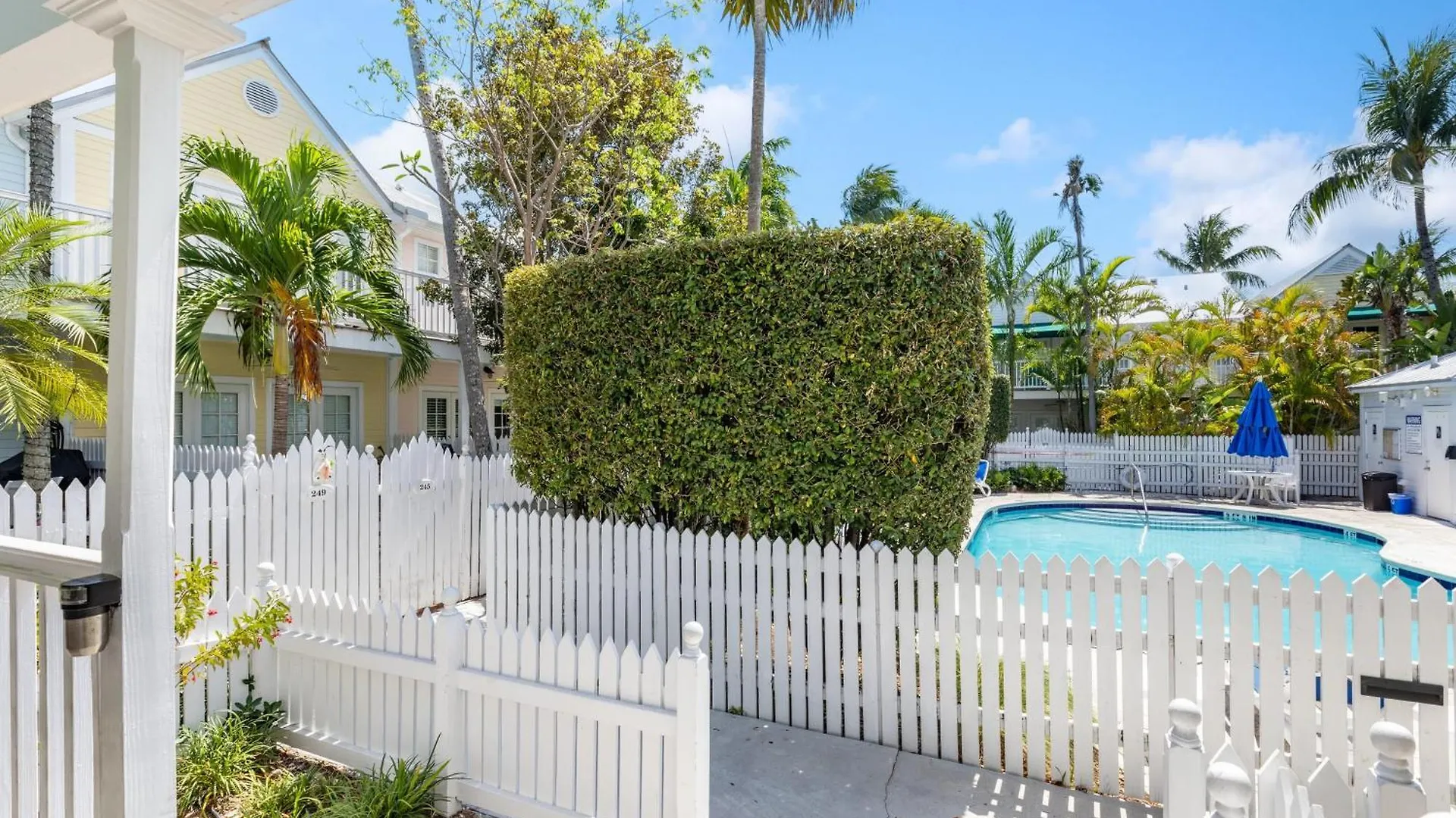 Linger Longer By Avantstay Key West Walkable Gated Community Shared Pool Week Long Stays Only