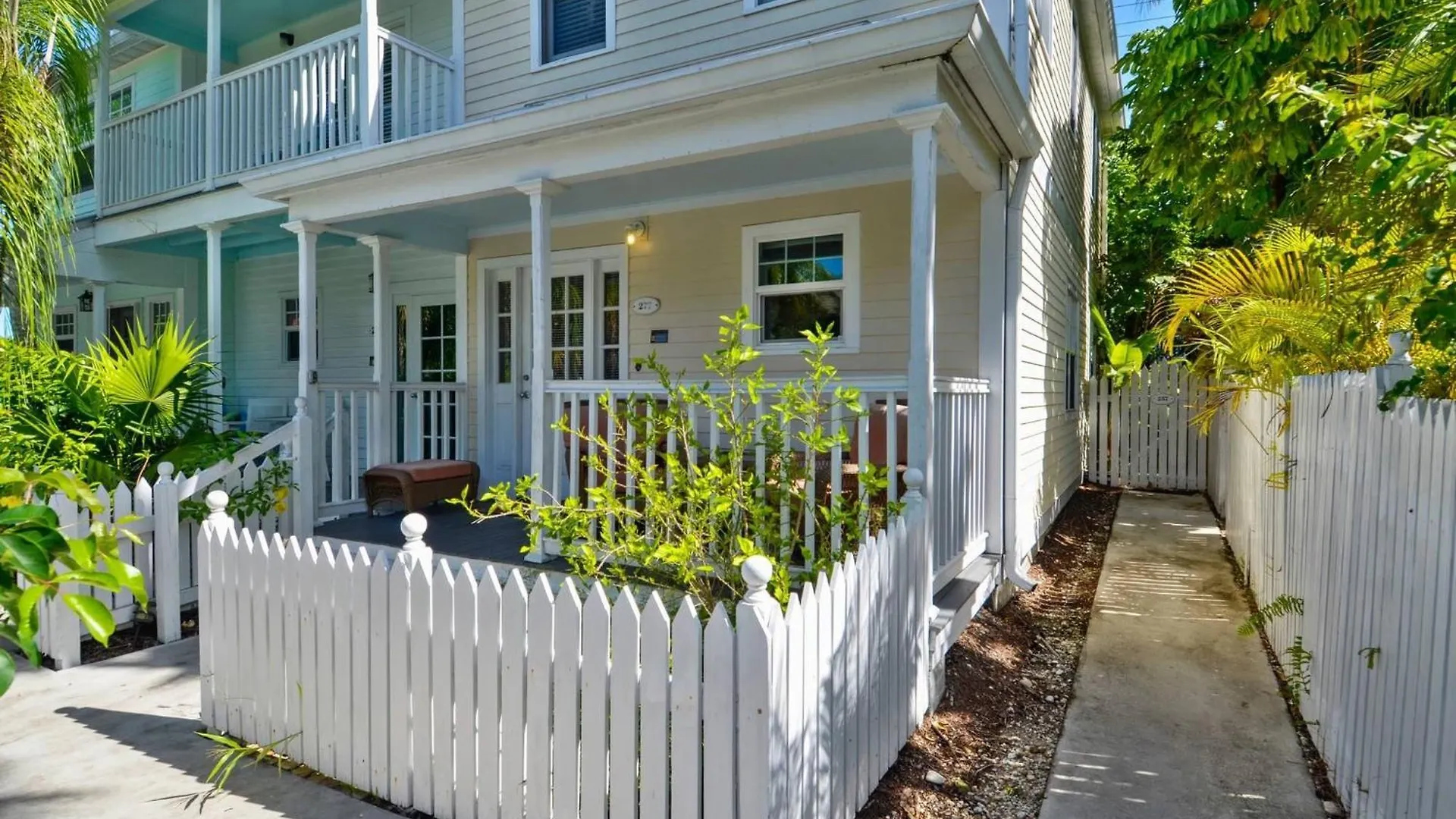 Linger Longer By Avantstay Key West Walkable Gated Community Shared Pool Week Long Stays Only