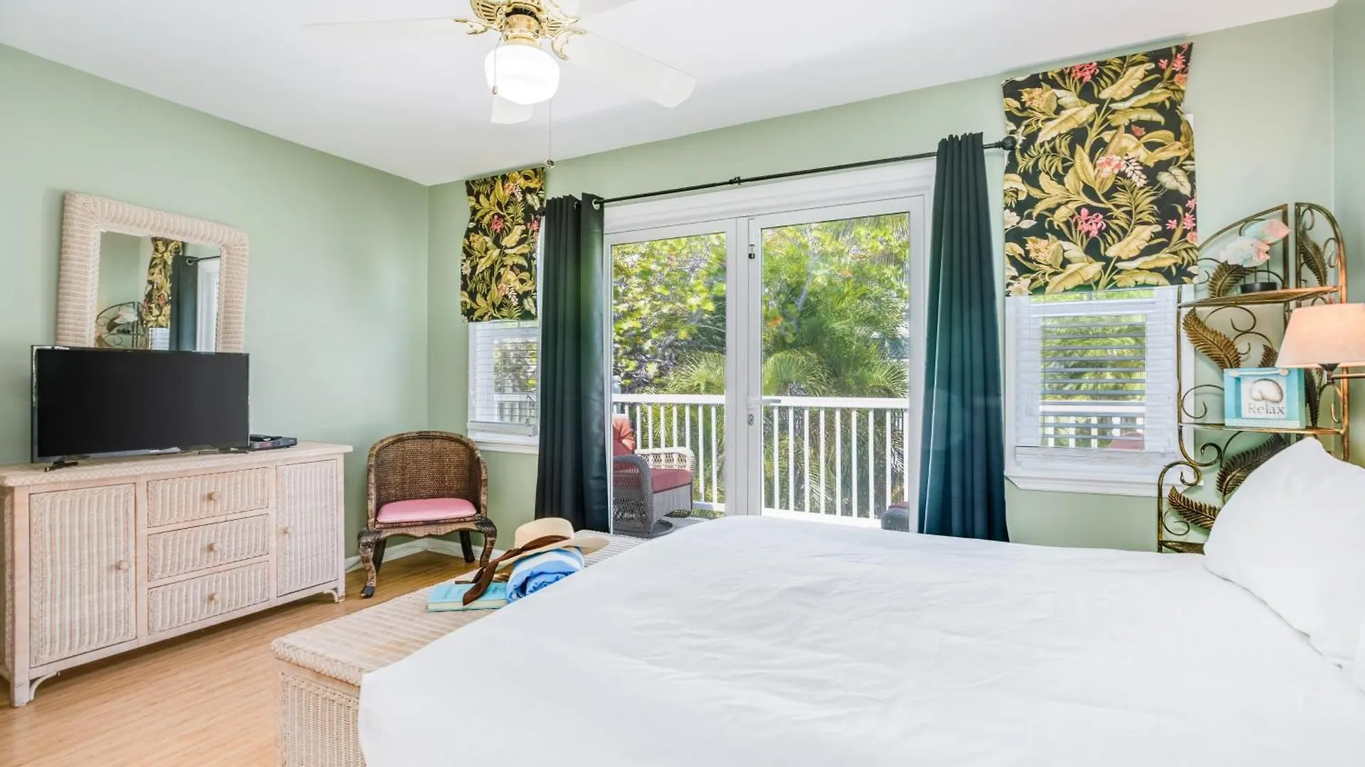 Linger Longer By Avantstay Key West Walkable Gated Community Shared Pool Week Long Stays Only 0*,  United States