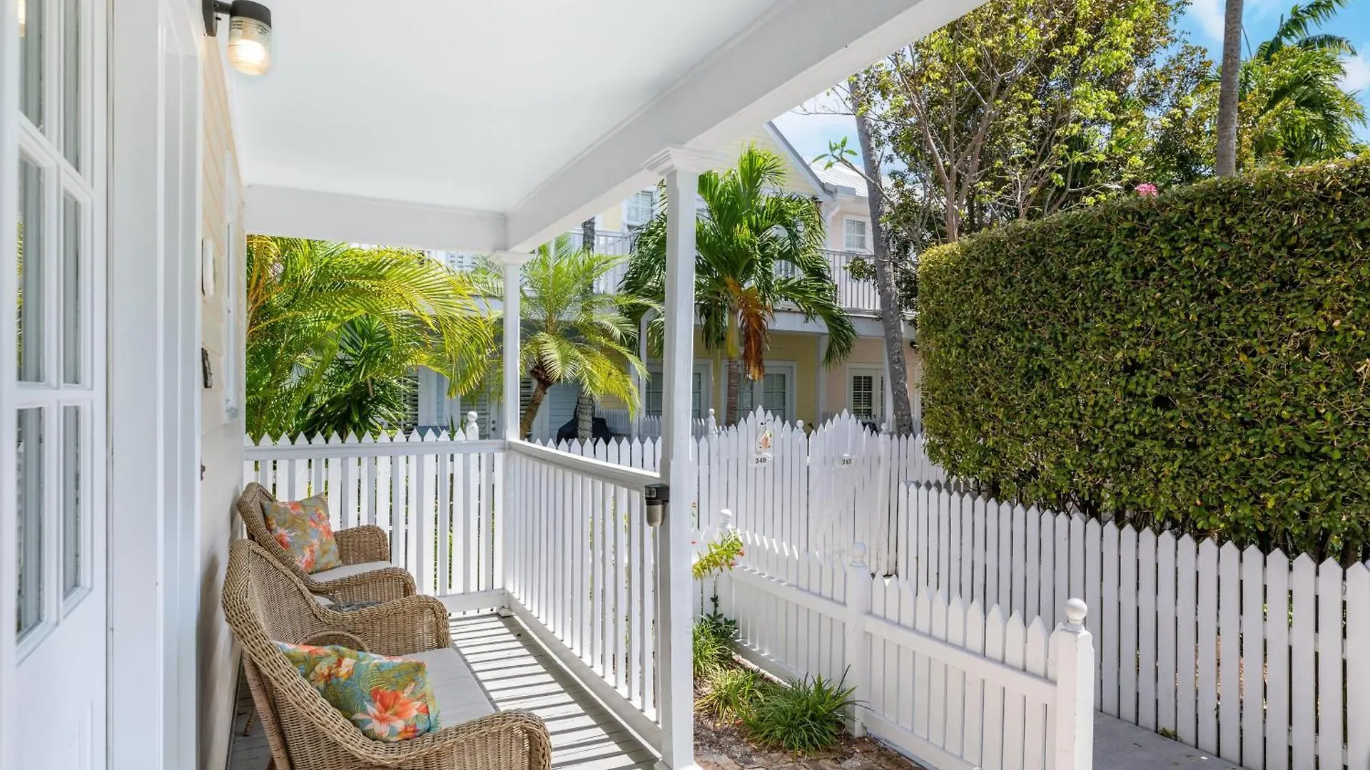 Linger Longer By Avantstay Key West Walkable Gated Community Shared Pool Week Long Stays Only Holiday home