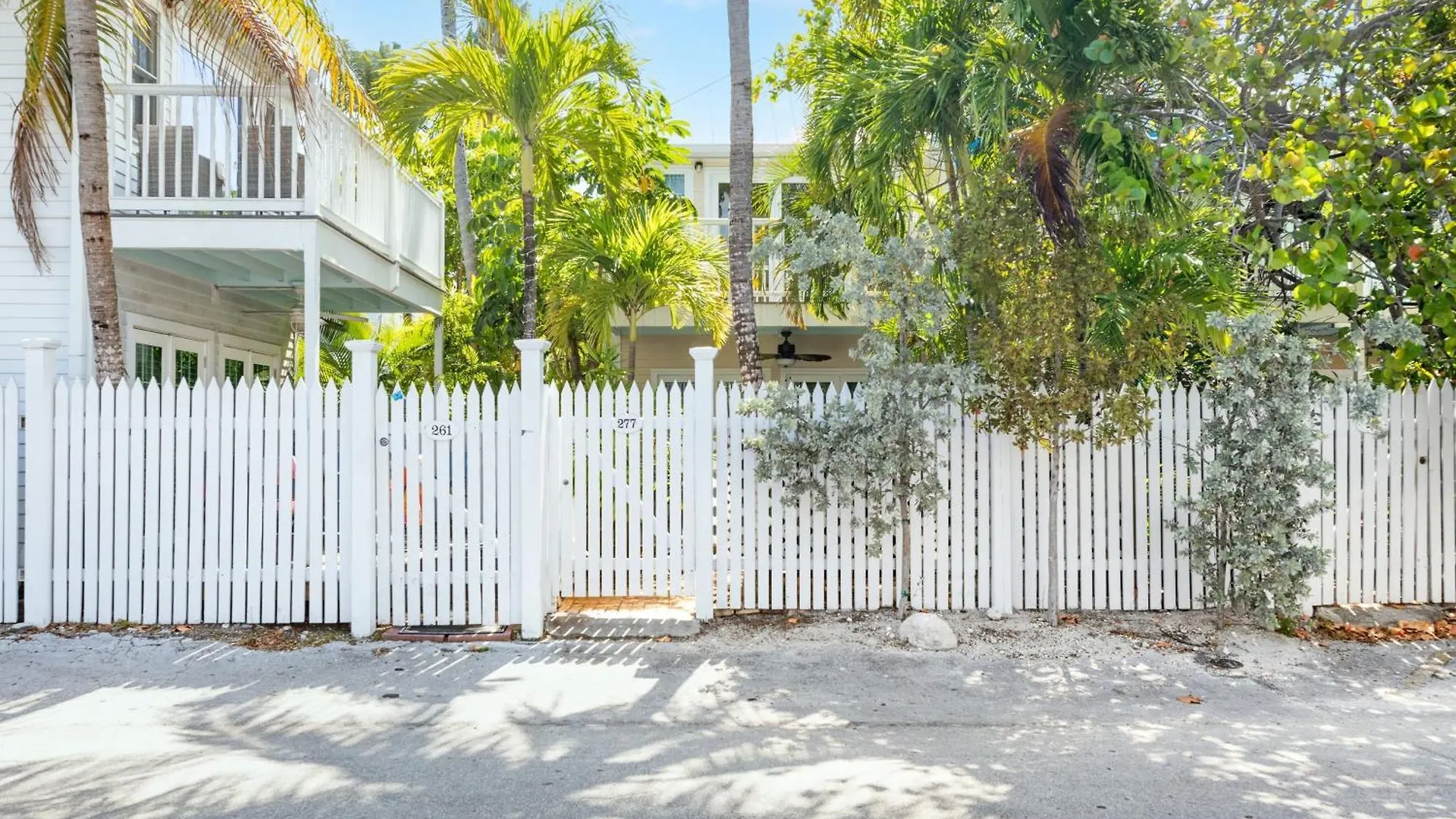 Holiday home Linger Longer By Avantstay Key West Walkable Gated Community Shared Pool Week Long Stays Only