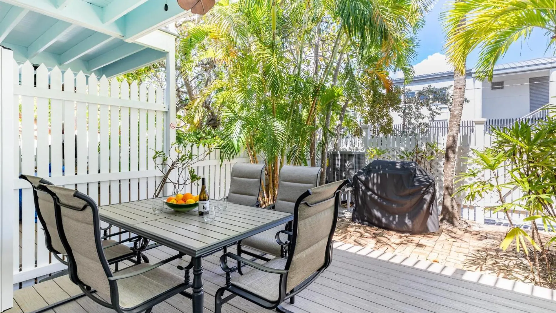 Dom wakacyjny Linger Longer By Avantstay Key West Walkable Gated Community Shared Pool Week Long Stays Only Stany Zjednoczone Ameryki